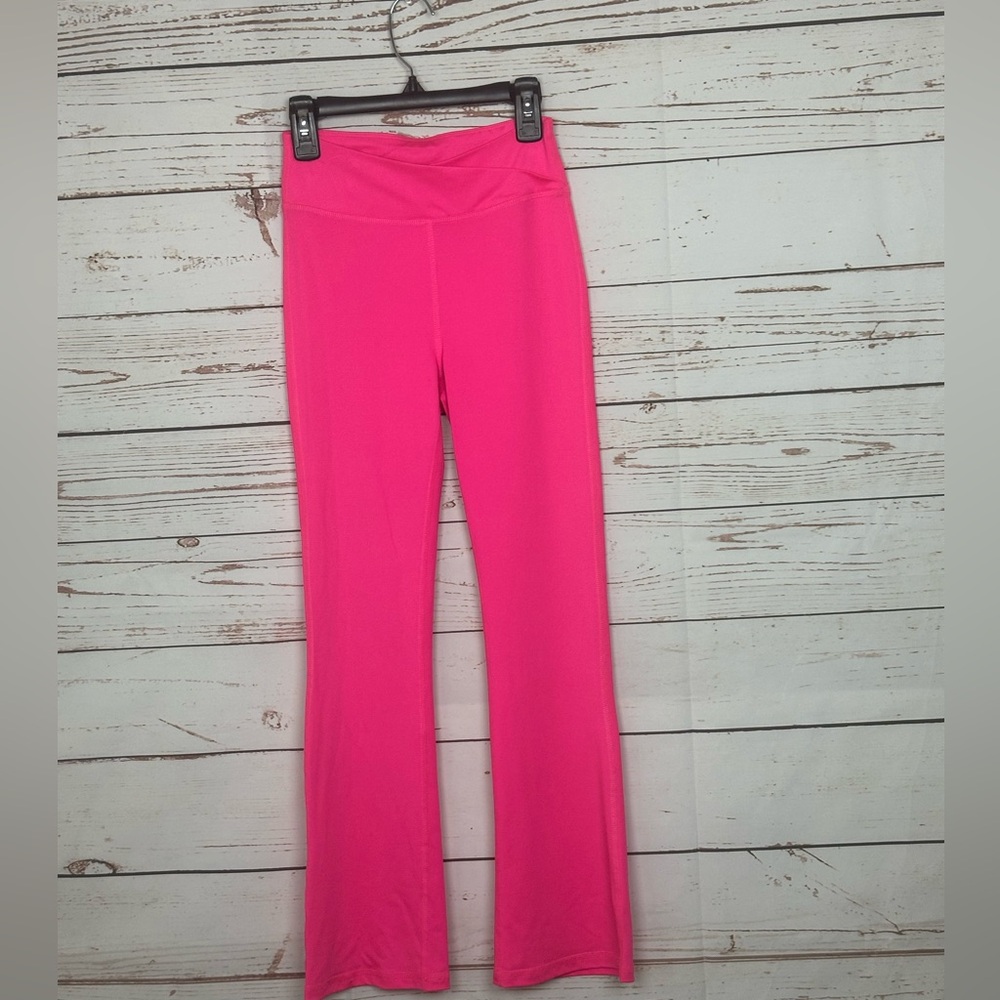 Woman’s “Ideology” fitness pants